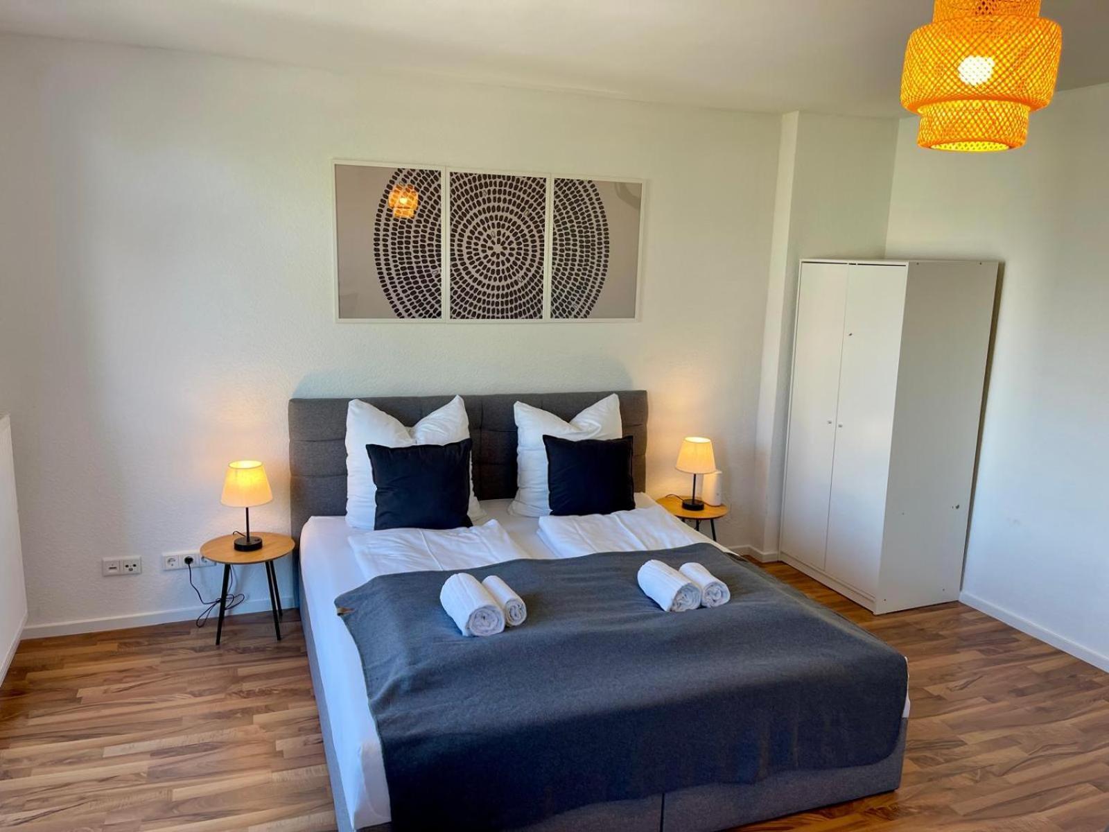 Raha Apartments - Ihr Komfortables Zuhause - Garten - Vollausstattung - Balkon - Parkplatz Kassel Dış mekan fotoğraf