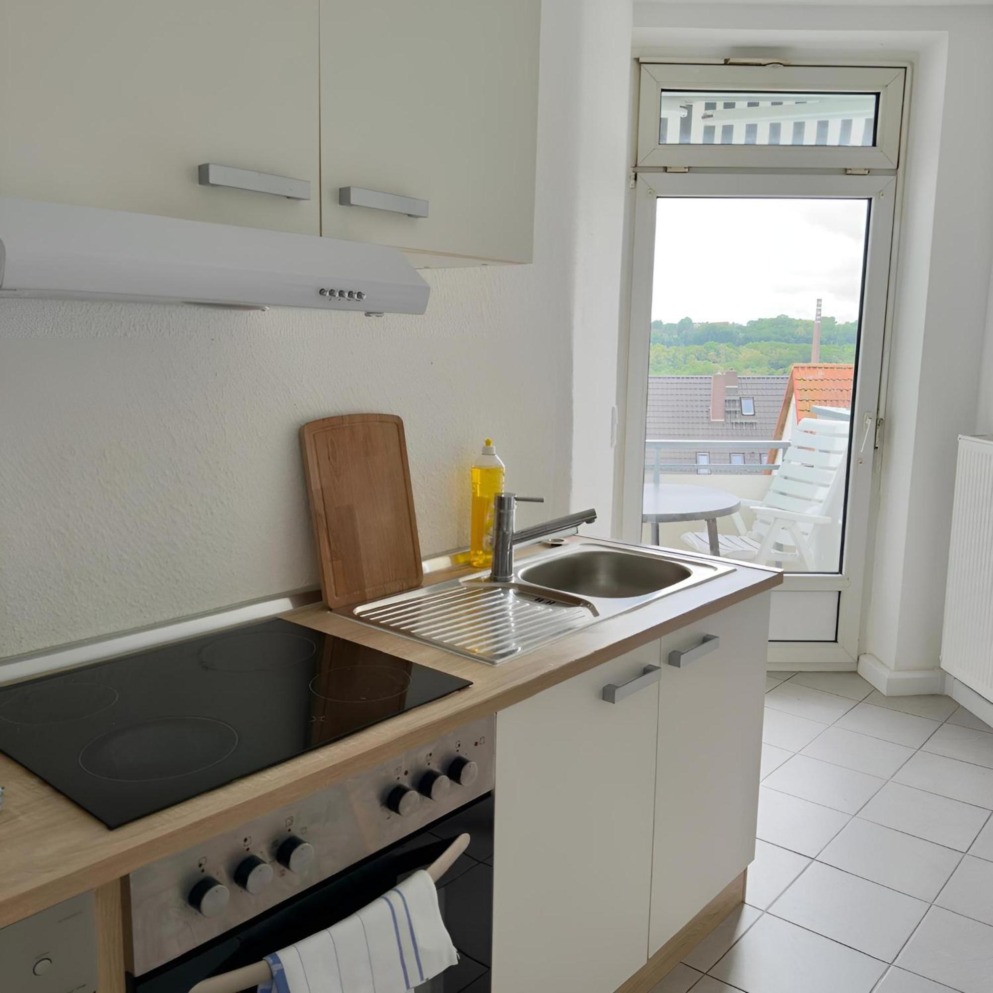 Raha Apartments - Ihr Komfortables Zuhause - Garten - Vollausstattung - Balkon - Parkplatz Kassel Dış mekan fotoğraf